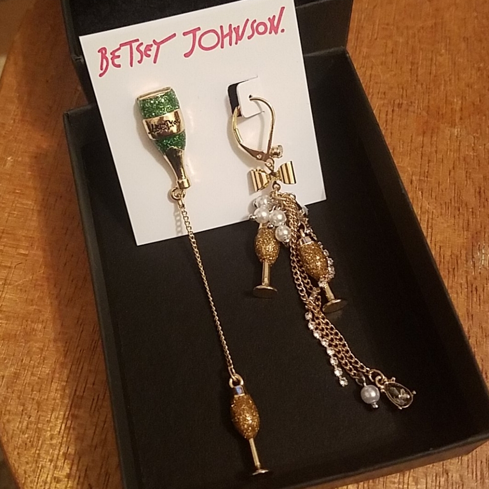 Betsey Johnson mix match NWT pearl detail